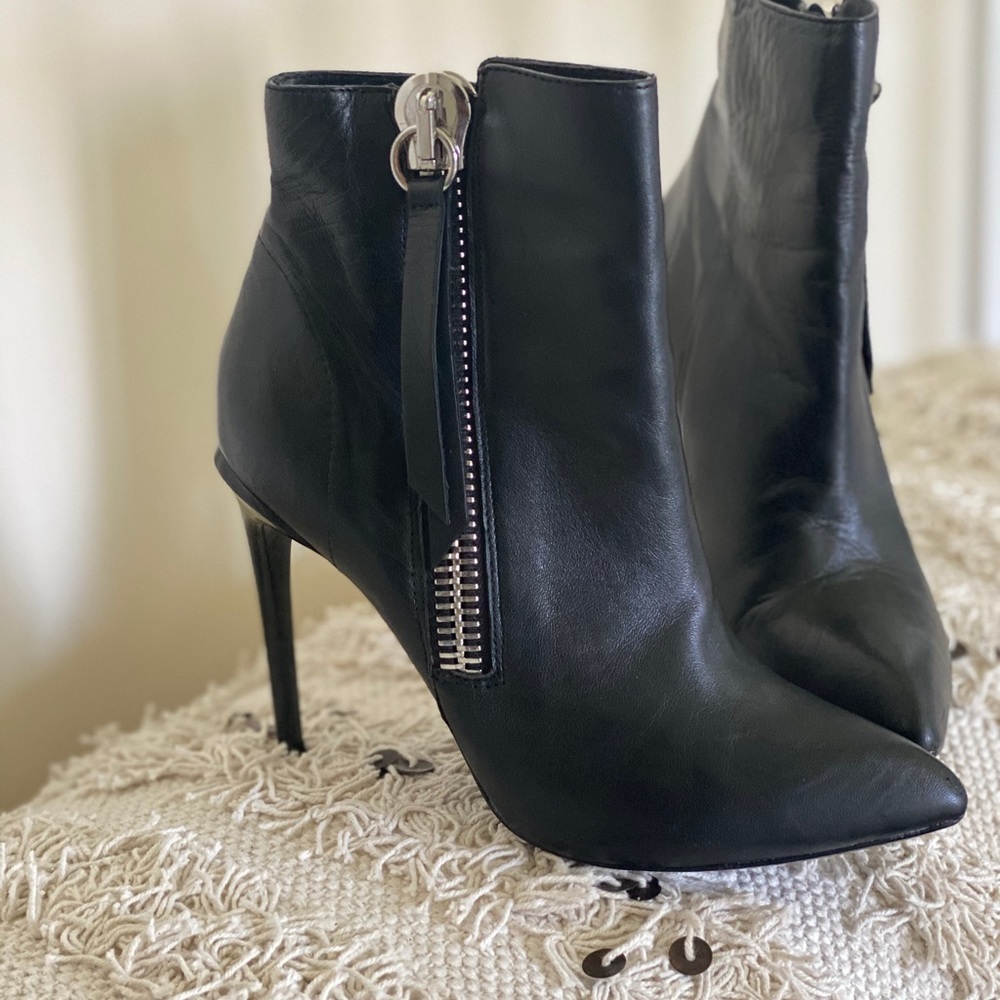 STEVE MADDEN Ankle boots